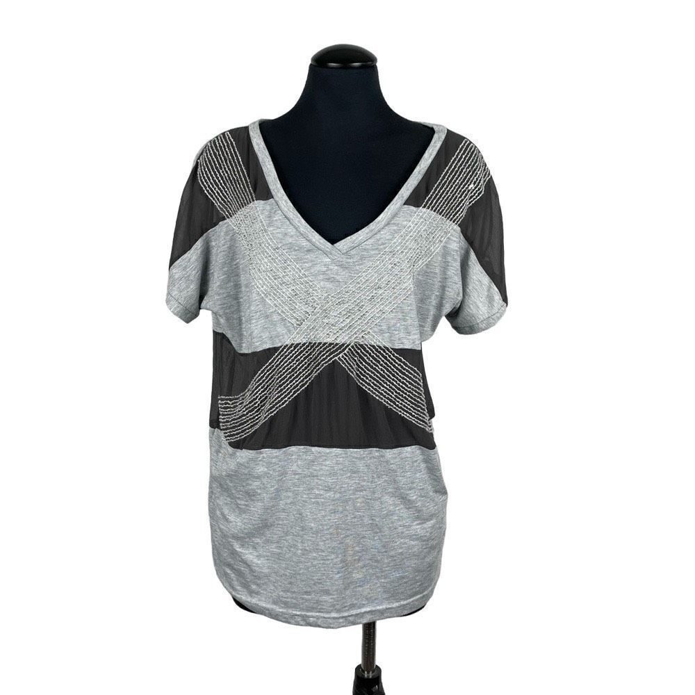 Miss Me‎ Beaded V-Neck T-Shirt - Women’s L